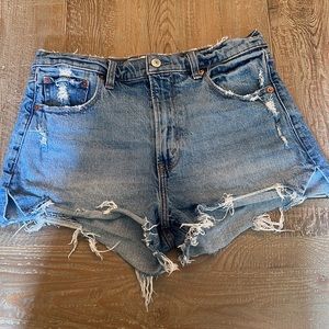 Abercrombie & Fitch Hi-rise The Mom denim shorts